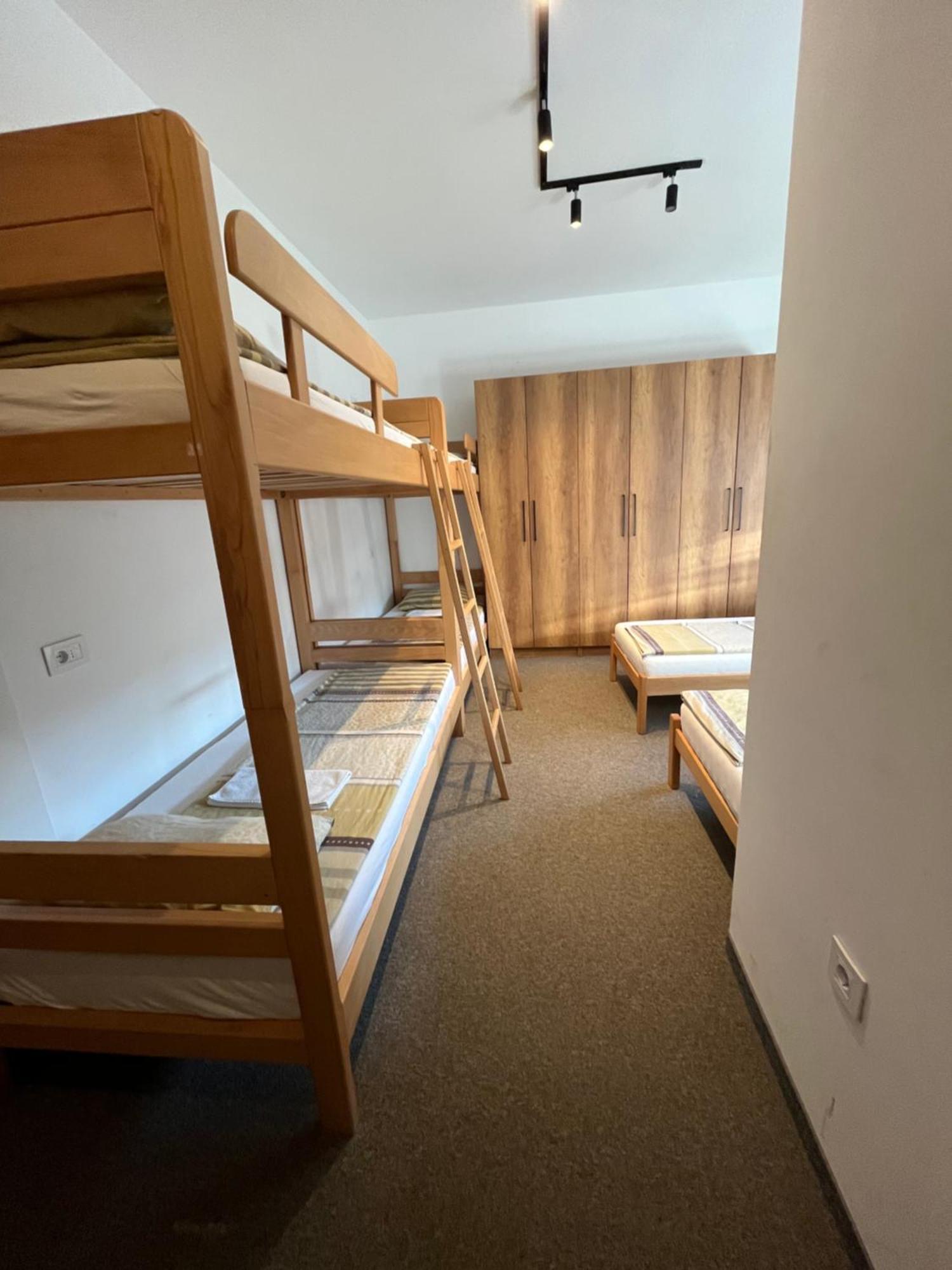 Terasa Hostel Novi Sad Luaran gambar