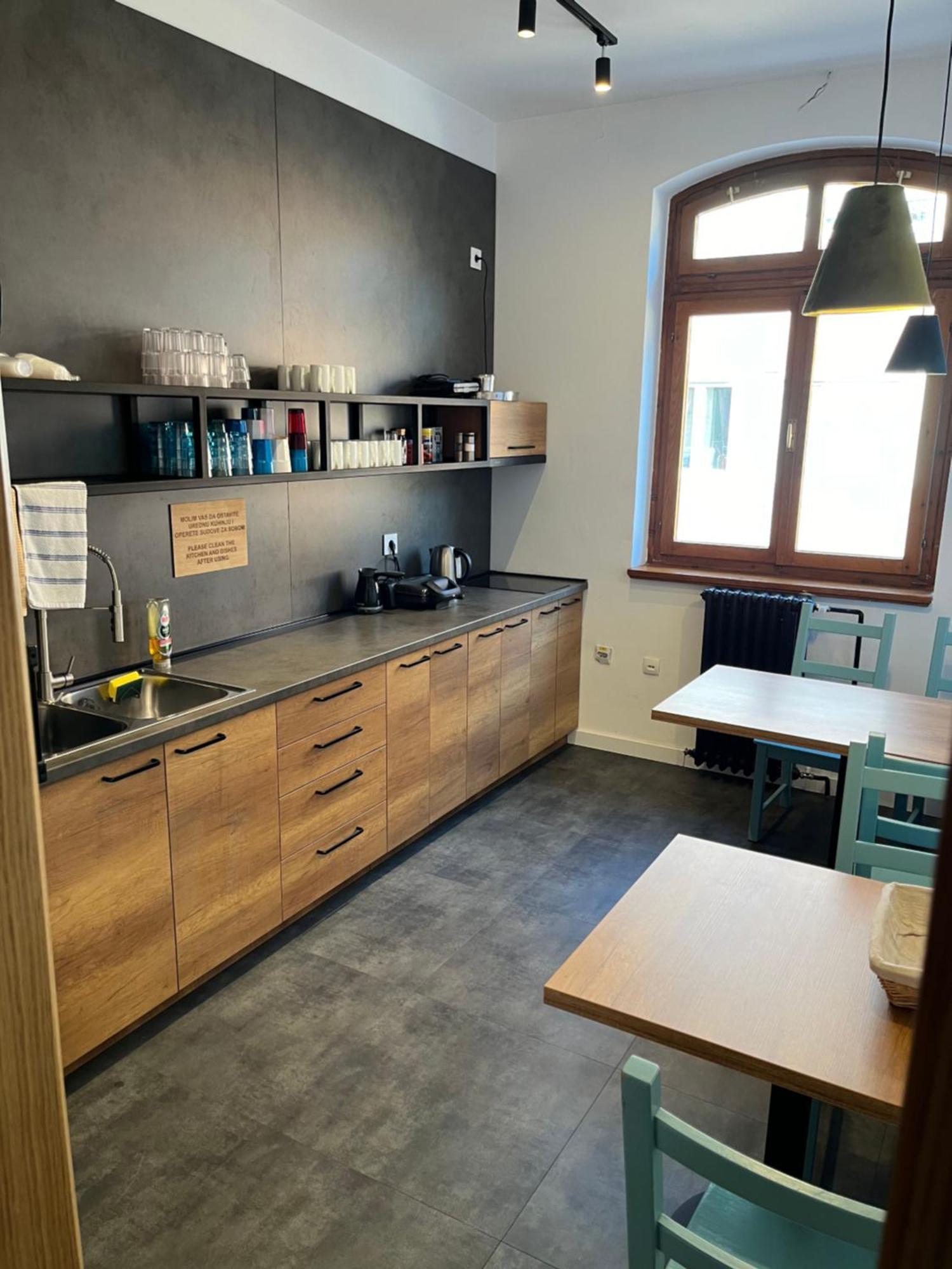 Terasa Hostel Novi Sad Luaran gambar