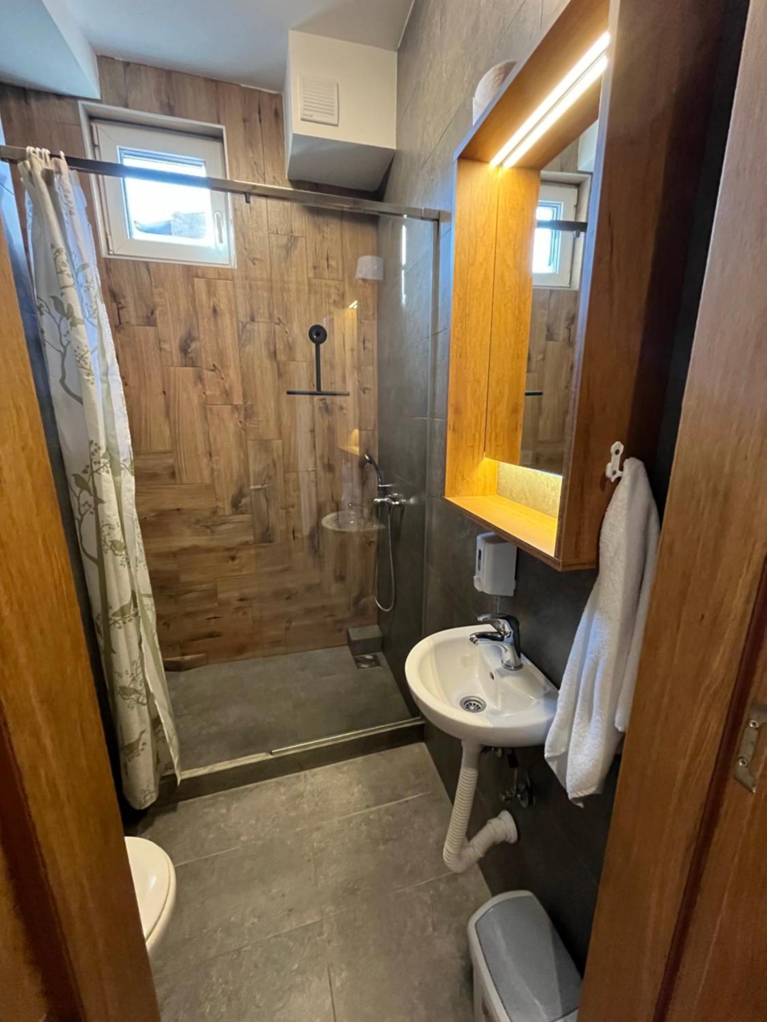 Terasa Hostel Novi Sad Luaran gambar