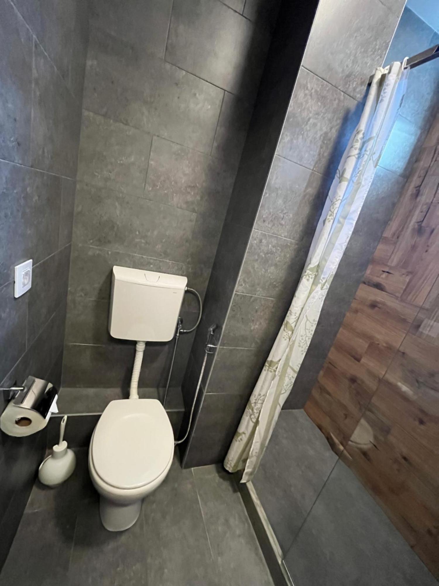 Terasa Hostel Novi Sad Luaran gambar