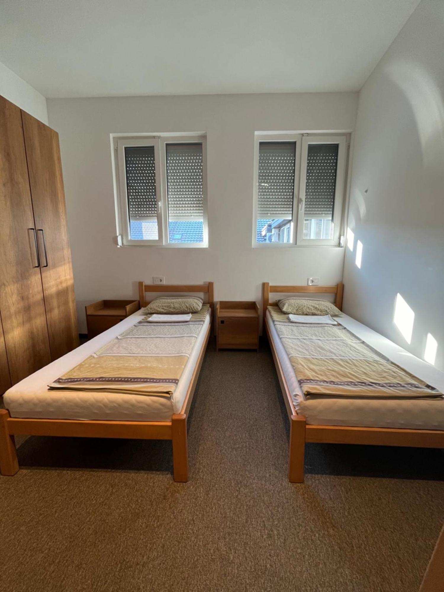Terasa Hostel Novi Sad Luaran gambar