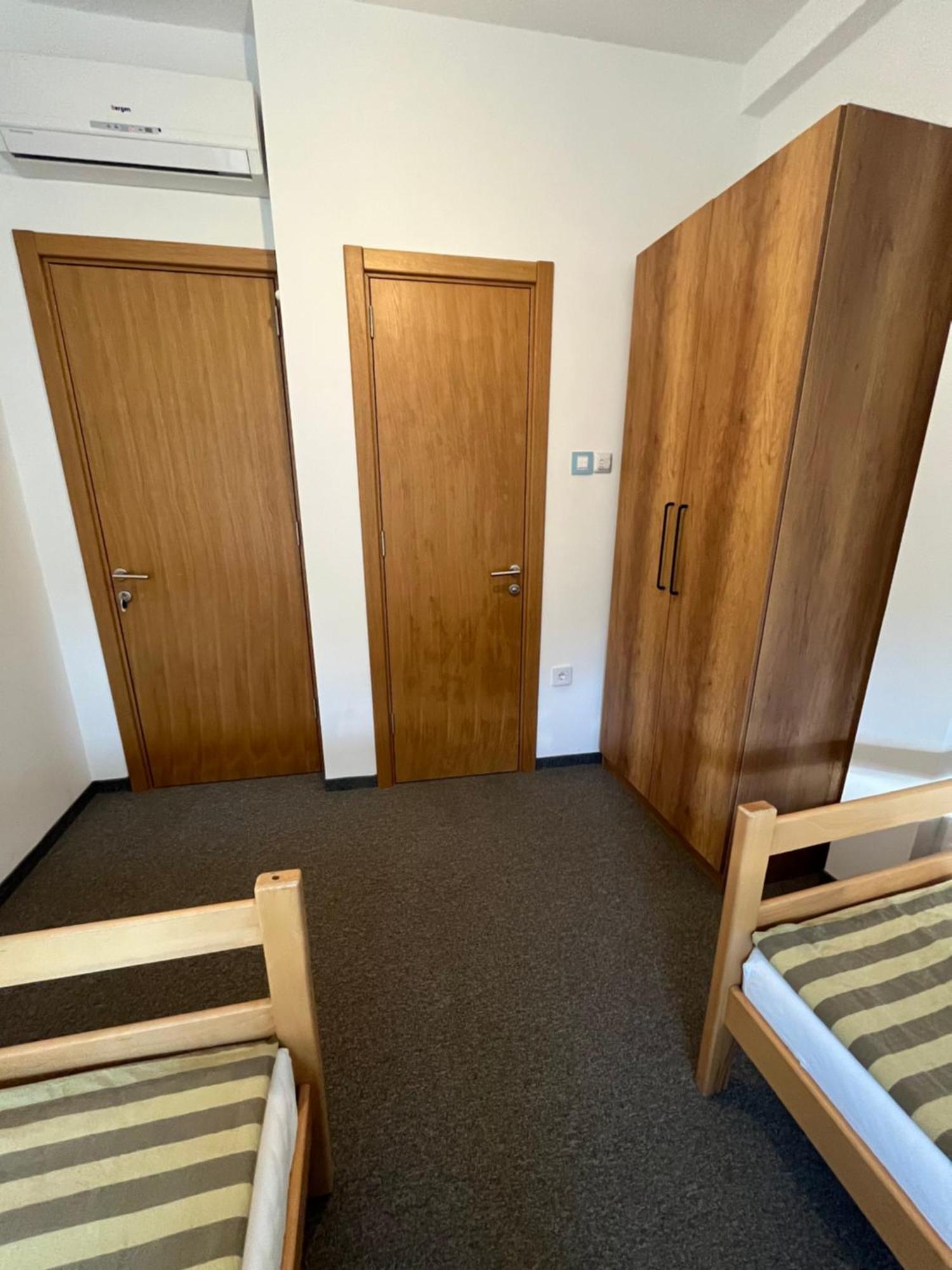 Terasa Hostel Novi Sad Luaran gambar