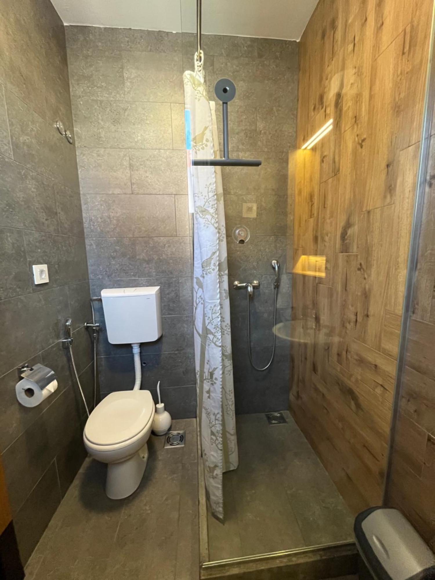 Terasa Hostel Novi Sad Luaran gambar