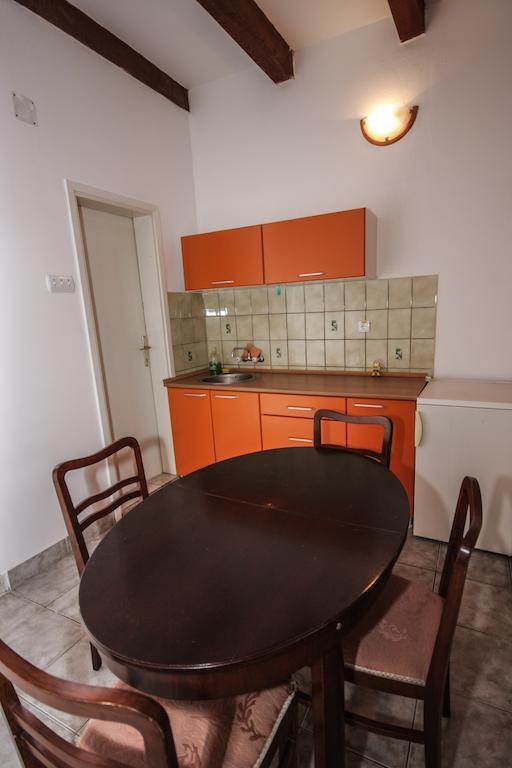 Terasa Hostel Novi Sad Bilik gambar