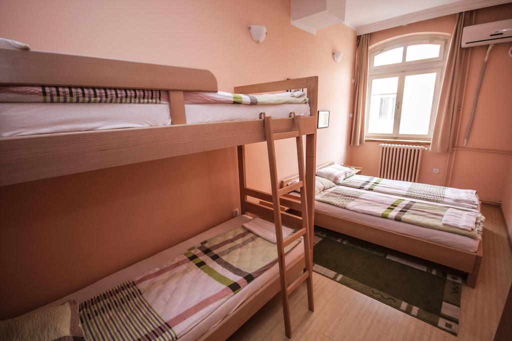 Terasa Hostel Novi Sad Bilik gambar