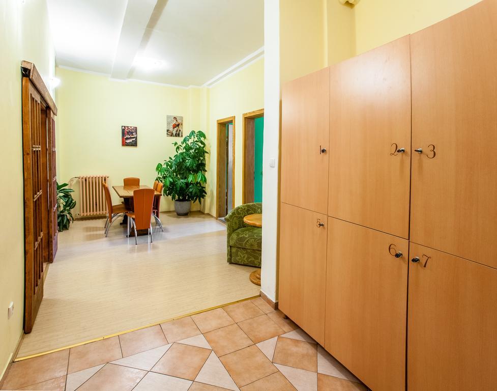 Terasa Hostel Novi Sad Luaran gambar