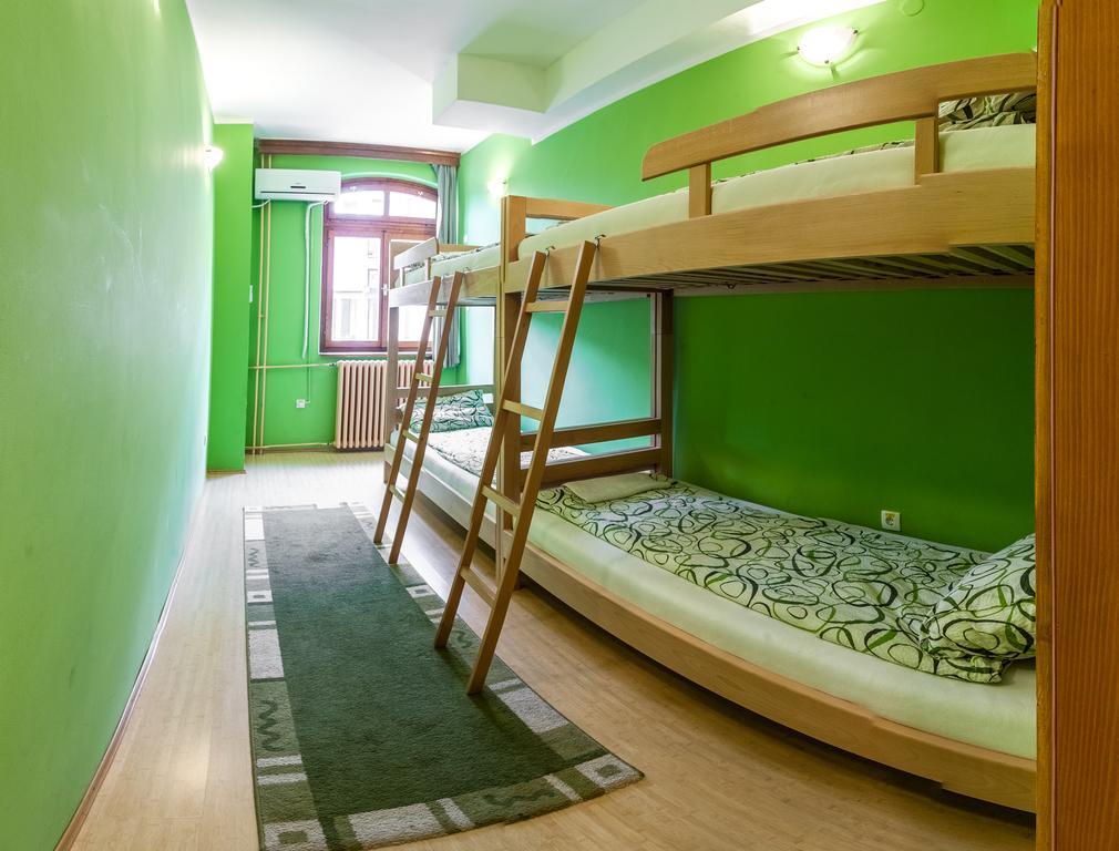 Terasa Hostel Novi Sad Luaran gambar