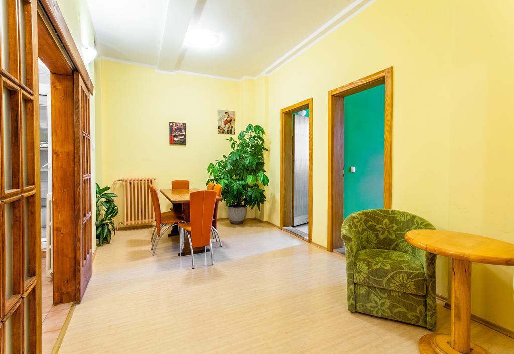 Terasa Hostel Novi Sad Luaran gambar