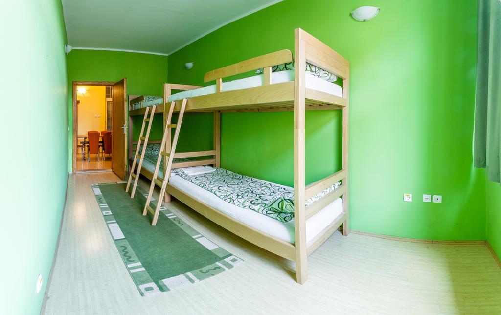 Terasa Hostel Novi Sad Luaran gambar
